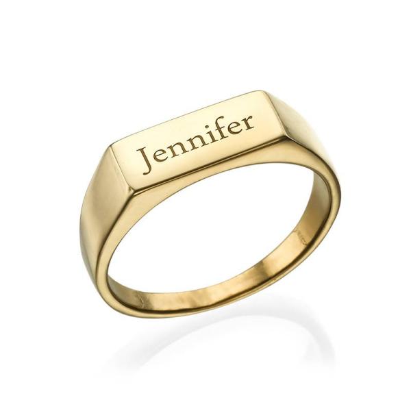 Engraved Signet Ring for Women in Gold